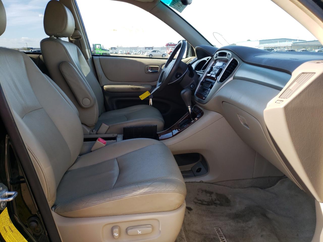 Photo 5 from auction – 2006 TOYOTA HIGHLANDER with VIN JTEEP21A560177331