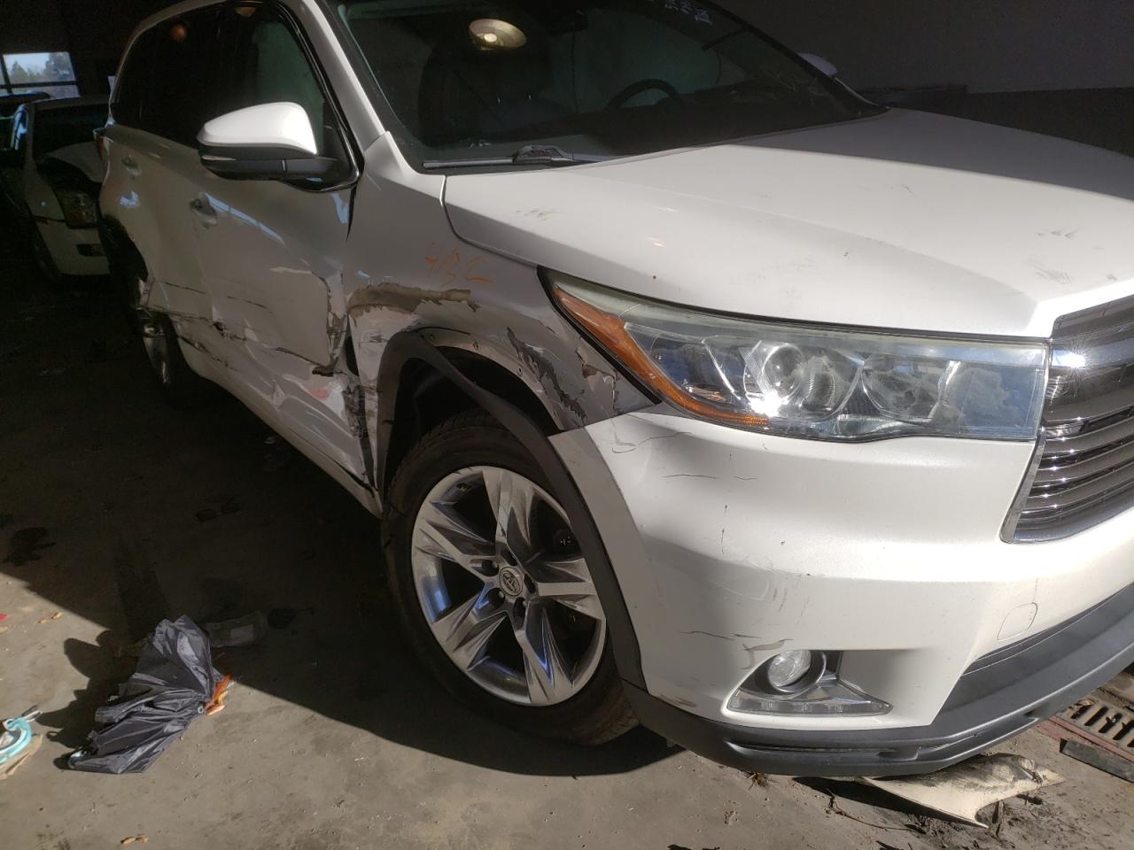 Photo 9 from auction – 2015 TOYOTA HIGHLANDER with VIN 5TDDKRFH2FS104069