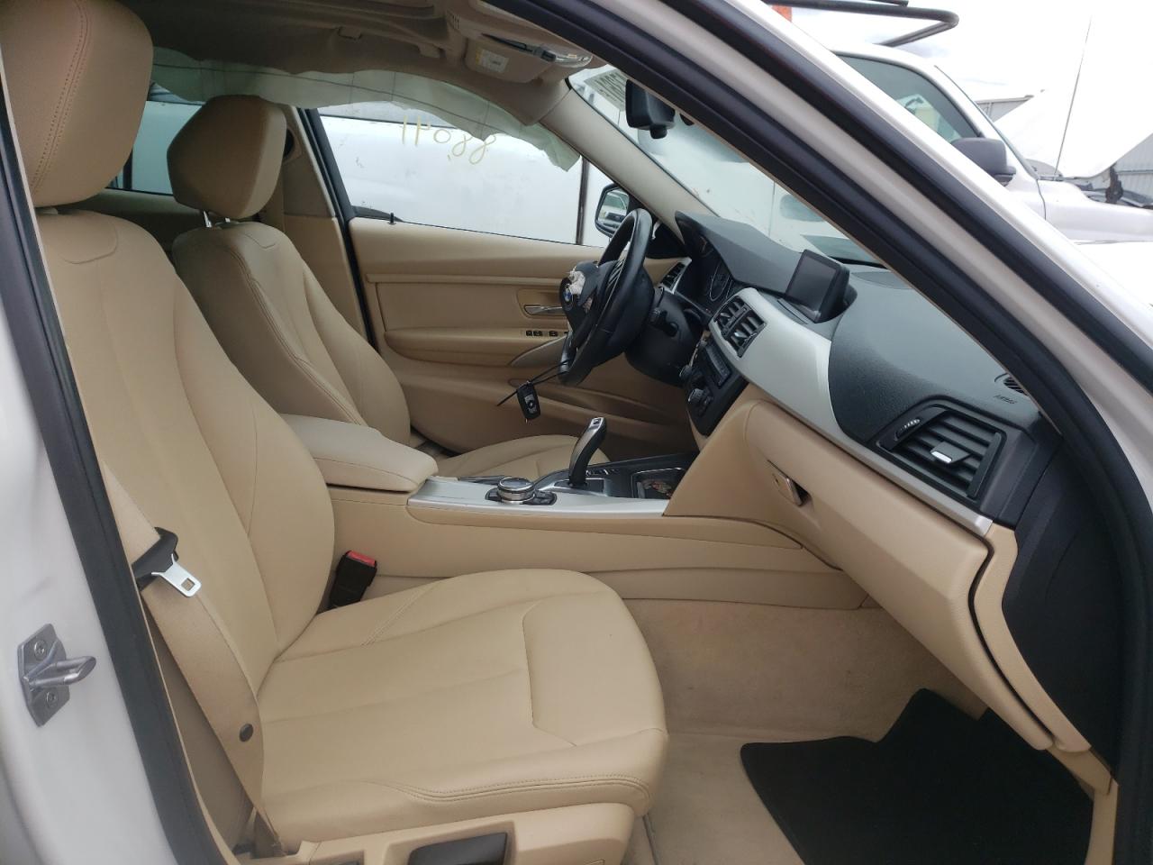 Photo 5 from auction – 2014 BMW 320 I with VIN WBA3B1G5XENS77020