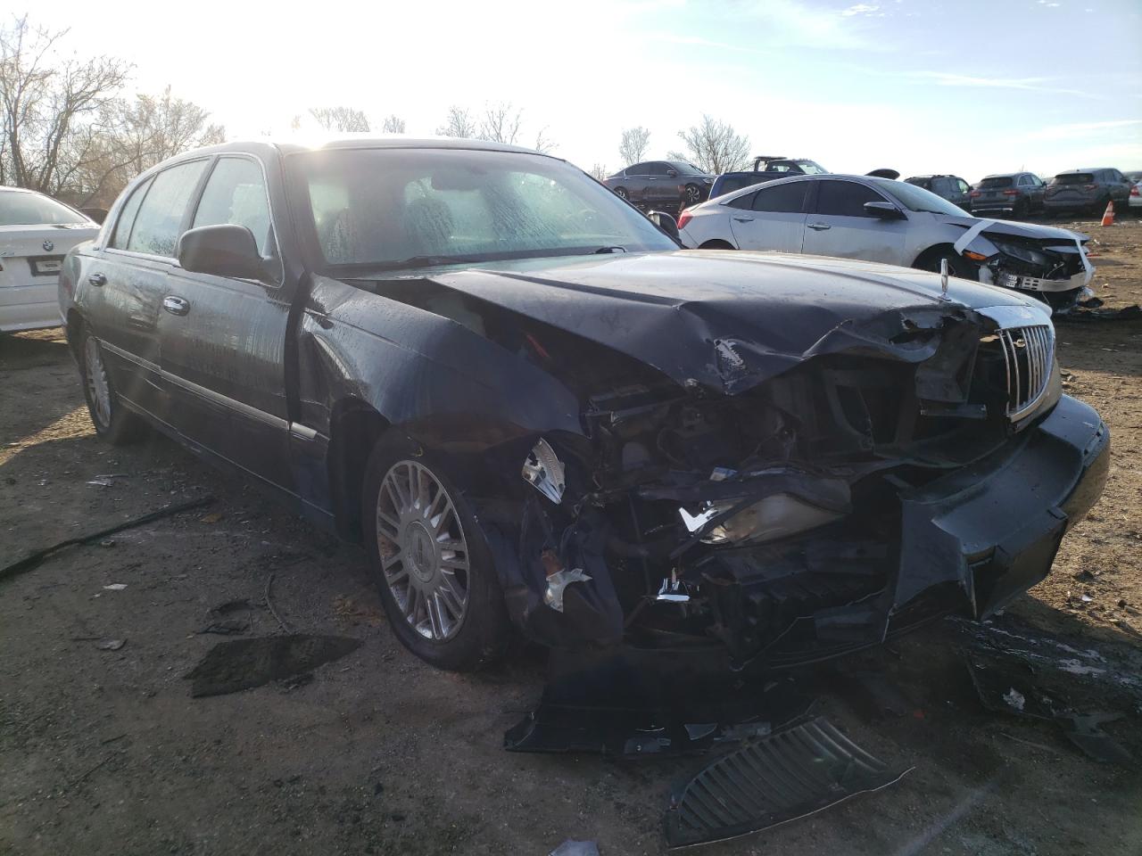 Photo 1 from auction – 2007 LINCOLN TOWN CAR with VIN 1LNHM85VX7Y623370