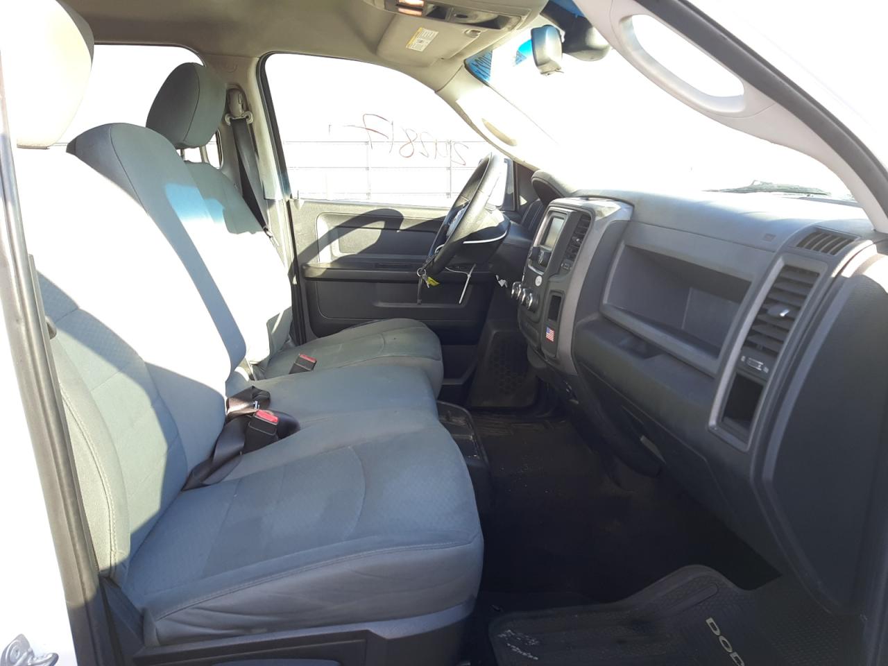 Photo 5 from auction – 2015 RAM 1500 ST with VIN 1C6RR6KG5FS523979