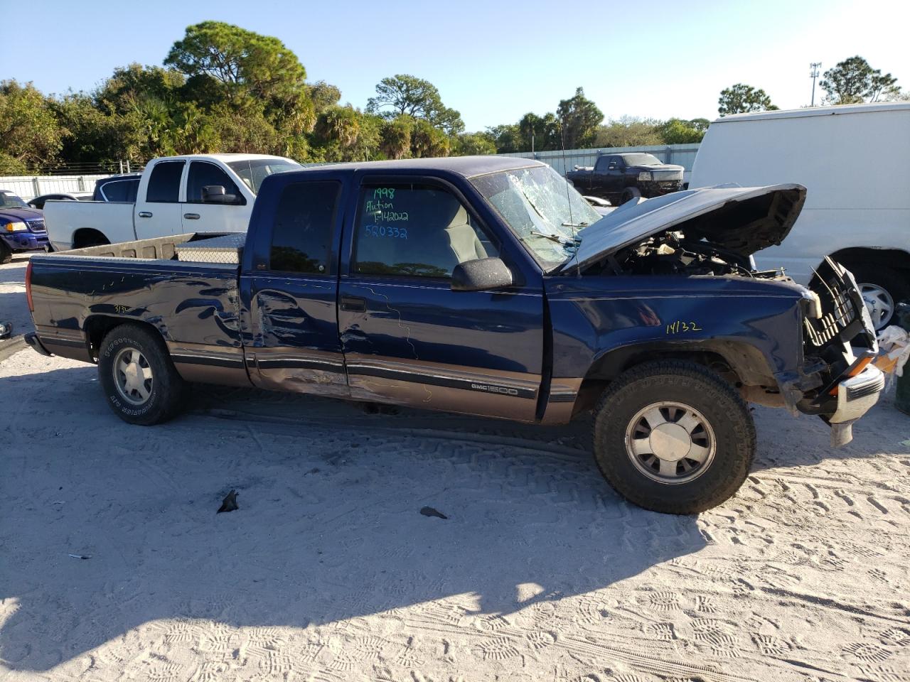 Photo 9 from auction – 1998 GMC SIERRA C15 with VIN 2GTEC19R2W1520332