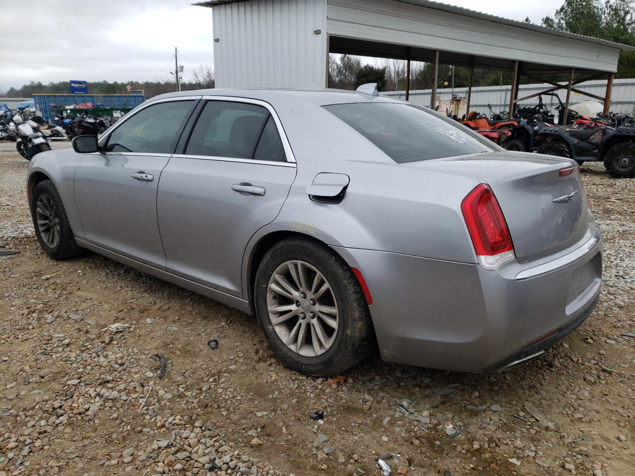 Photo 3 from auction – 2017 CHRYSLER 300 LIMITE with VIN 2C3CCAAGXHH570413