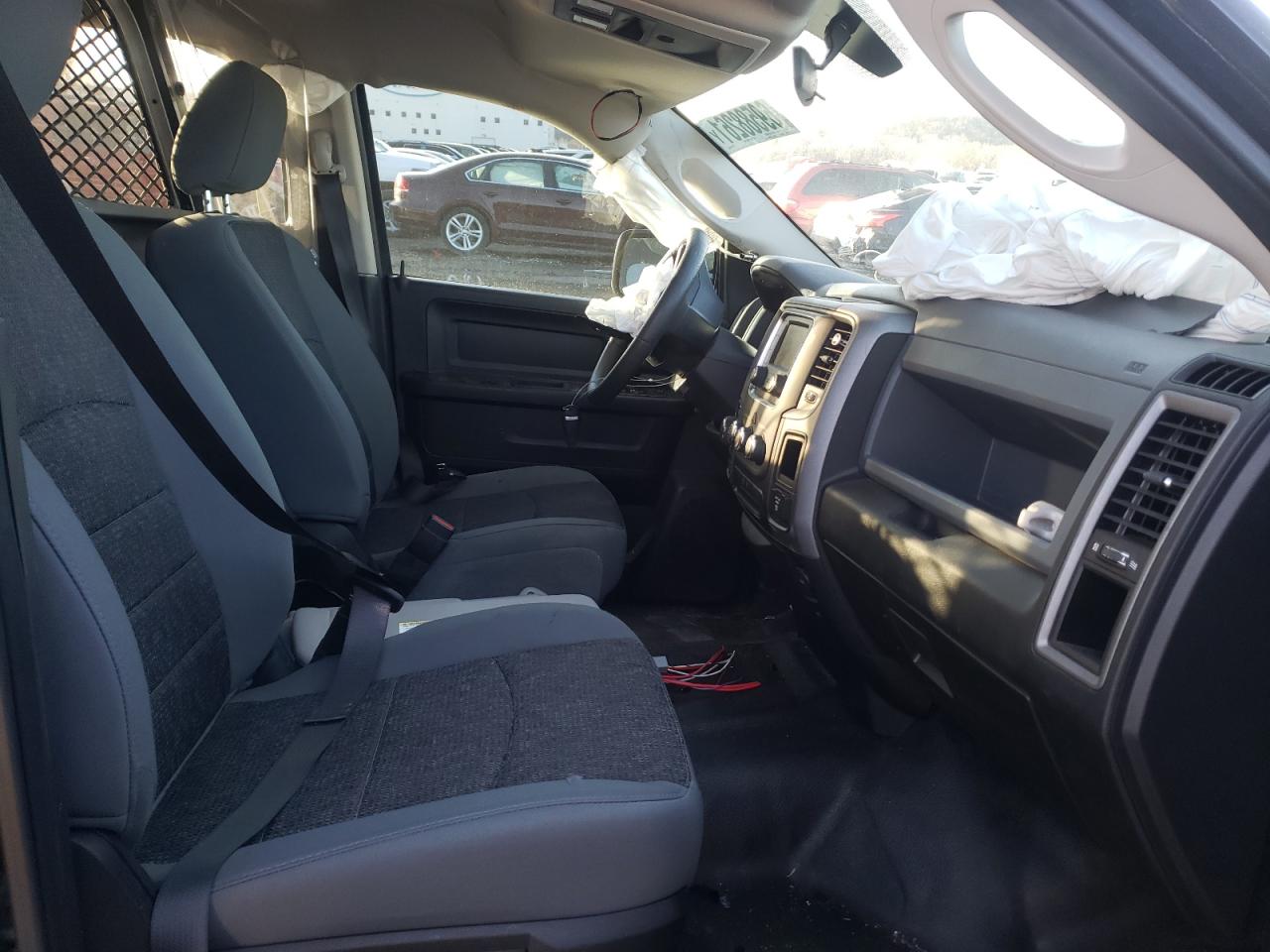 Photo 5 from auction – 2019 RAM 1500 CLASS with VIN 1C6RR7KT7KS668762