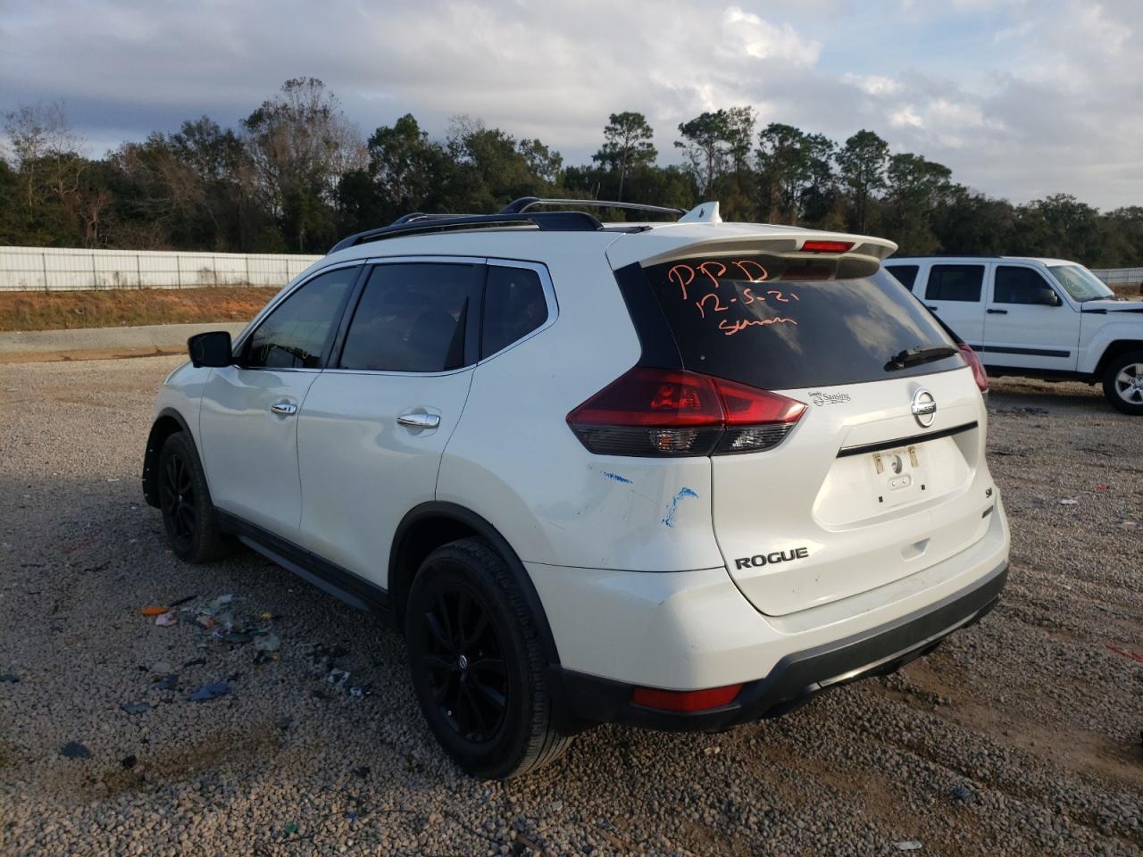 Photo 3 from auction – 2018 NISSAN ROGUE S with VIN 5N1AT2MT6JC742409