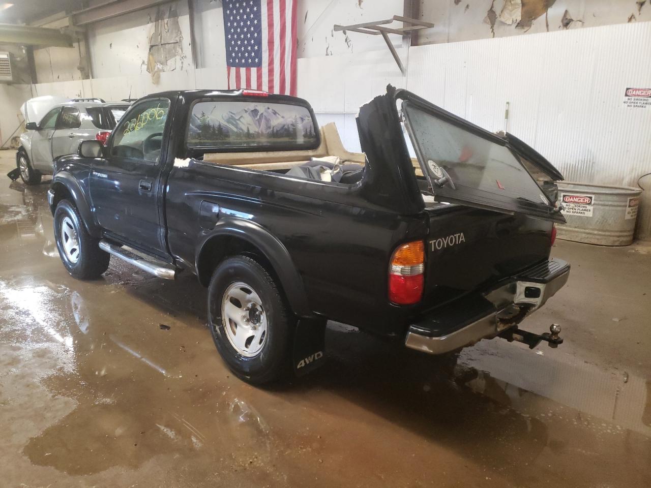 Photo 3 from auction – 2002 TOYOTA TACOMA with VIN 5TEPM62N82Z071237