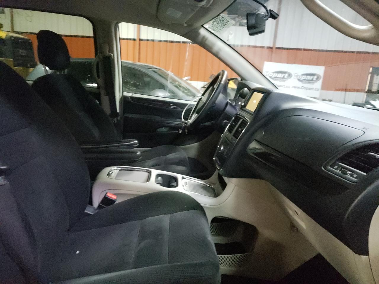 Photo 5 from auction – 2016 DODGE GRAND CARA with VIN 2C4RDGDG7GR345151
