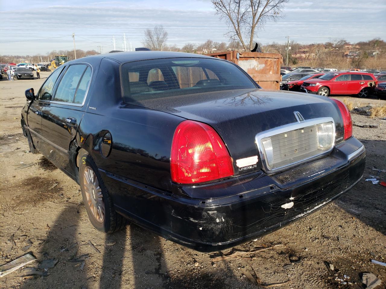 Photo 3 from auction – 2007 LINCOLN TOWN CAR with VIN 1LNHM85VX7Y623370