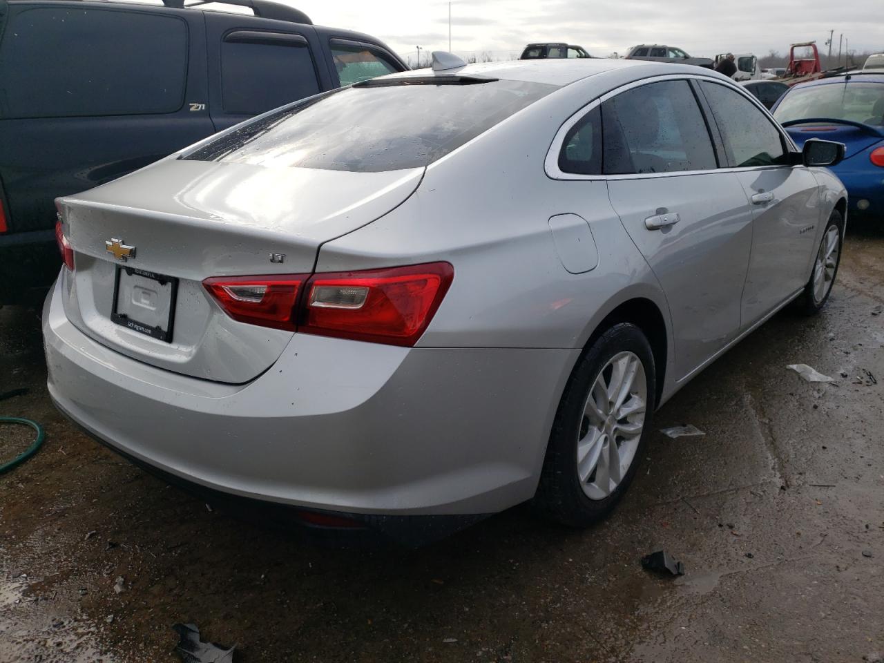Photo 4 from auction – 2017 CHEVROLET MALIBU LT with VIN 1G1ZE5ST2HF175834