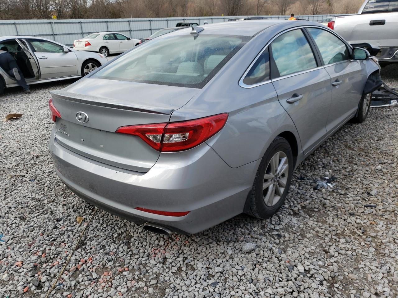 Photo 4 from auction – 2017 HYUNDAI SONATA SE with VIN 5NPE24AF7HH594434