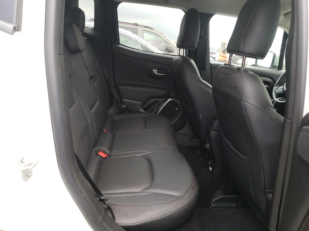Photo 6 from auction – 2018 JEEP RENEGADE L with VIN ZACCJADB1JPH34413