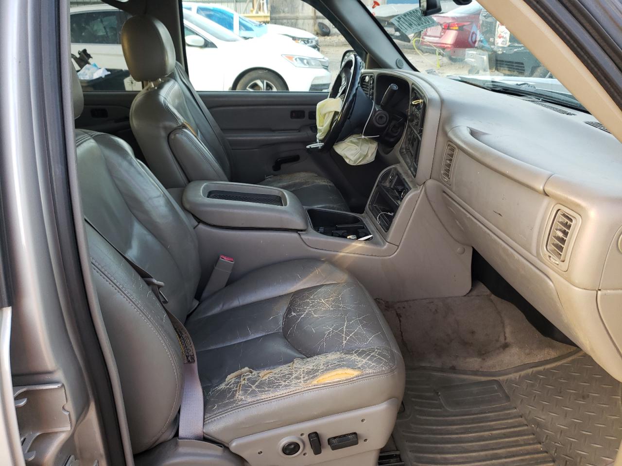 Photo 5 from auction – 2005 CHEVROLET SILVERADO with VIN 2GCEK13T151361079