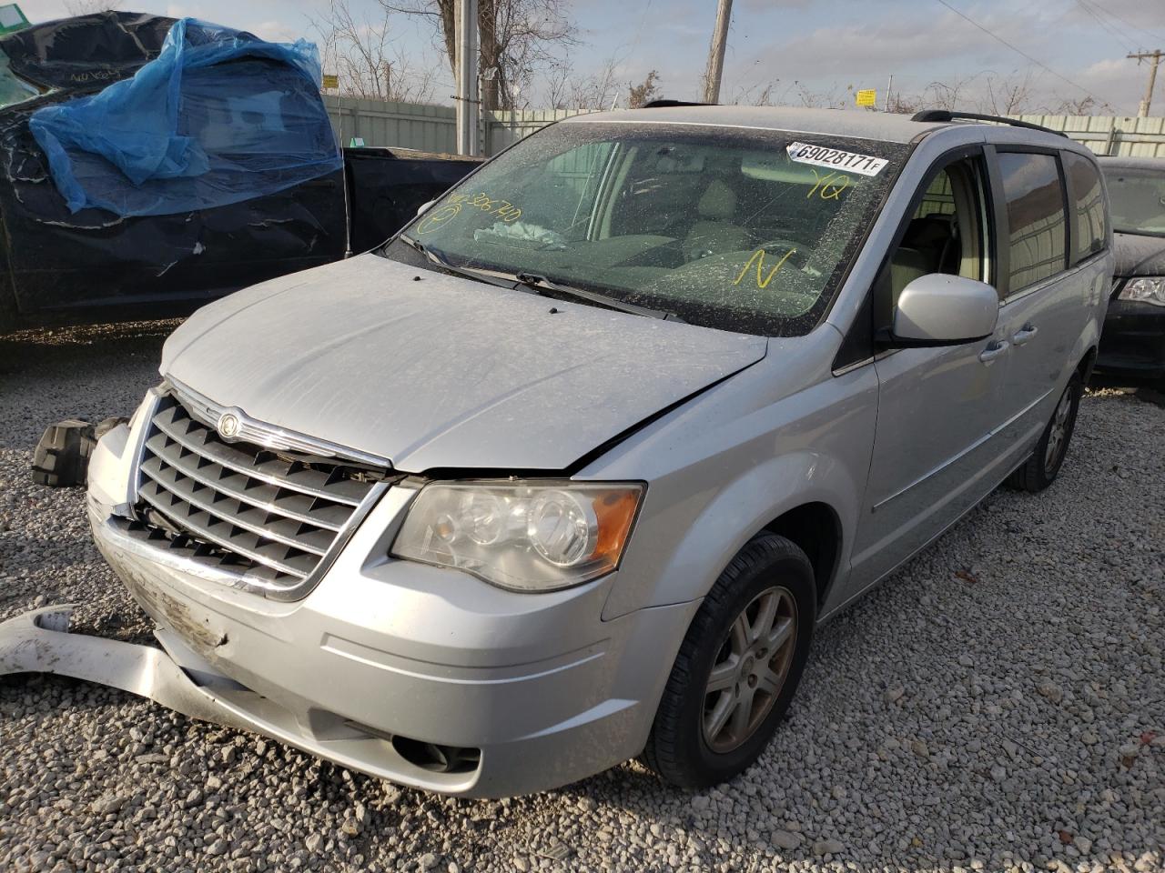 Photo 2 from auction – 2010 CHRYSLER TOWN & COU with VIN 2A4RR5D13AR306740