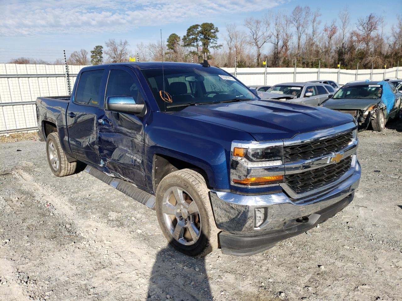 CHEVROLET SILVERADO 2017 with VIN 3GCUKREC6HG328520 - Photo from auction
