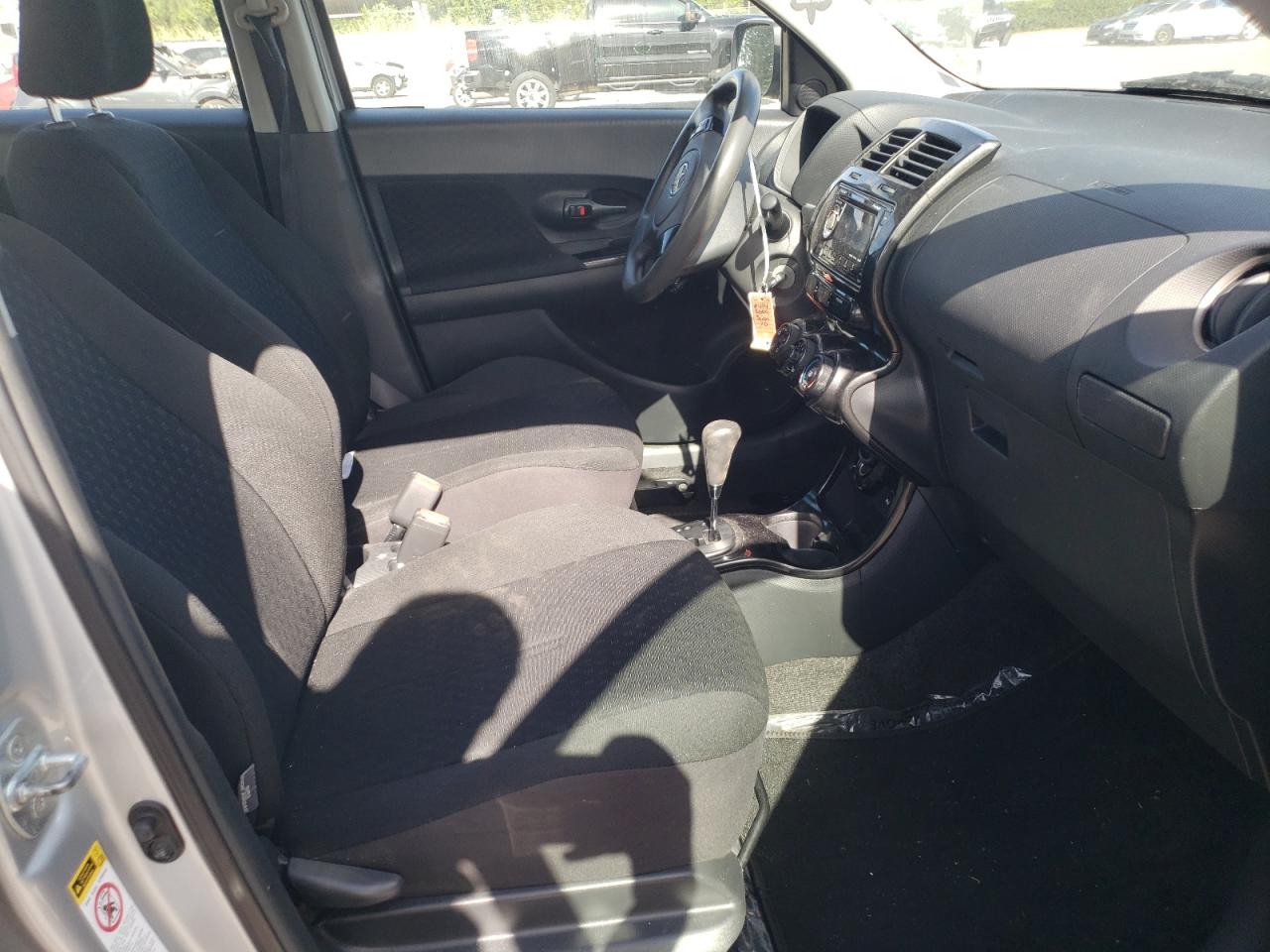 Photo 5 from auction – 2009 TOYOTA SCION XD with VIN JTKKU10469J046566