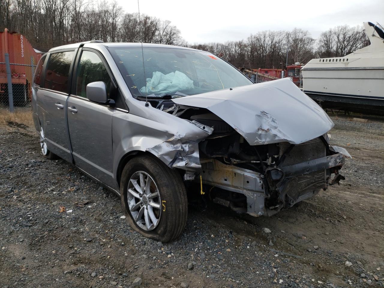 DODGE GRAND CARA 2019 with VIN 2C4RDGCG1KR775008 - Photo from auction