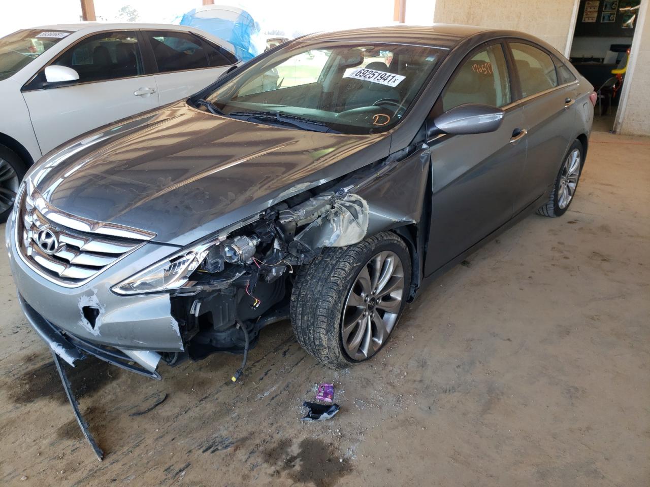 Photo 2 from auction – 2011 HYUNDAI SONATA SE with VIN 5NPEC4ACXBH122013
