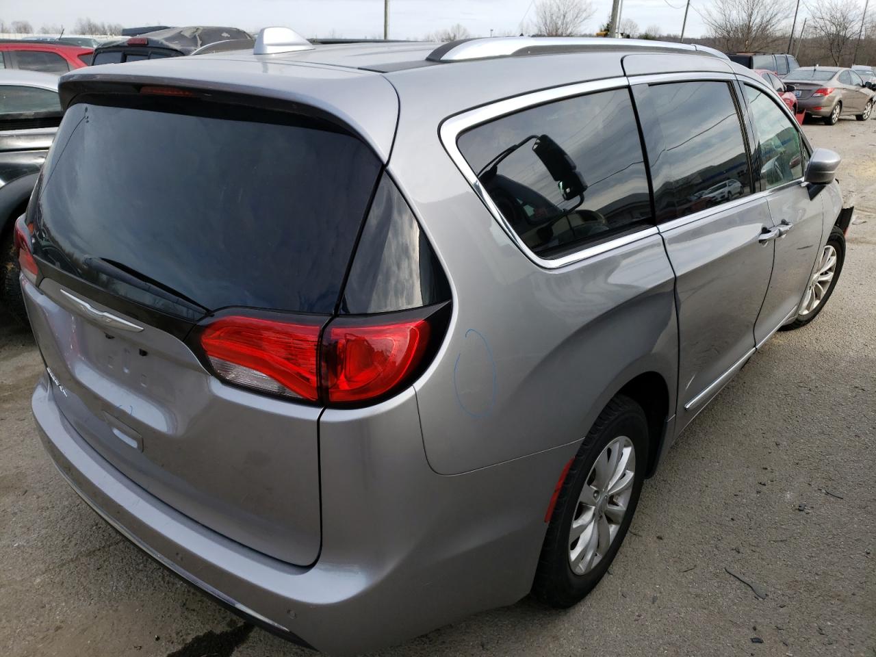 Photo 4 from auction – 2018 CHRYSLER PACIFICA T with VIN 2C4RC1BG8JR120098