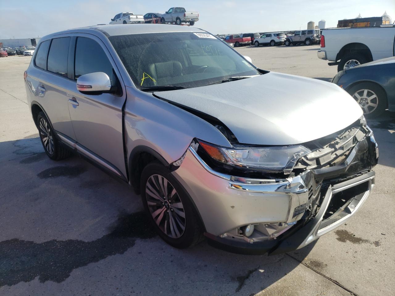MITSUBISHI OUTLANDER 2019 with VIN JA4AD3A38KJ001990 - Photo from auction