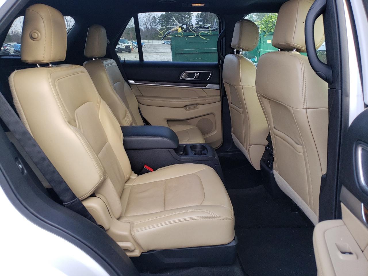 Photo 6 from auction – 2017 FORD EXPLORER L with VIN 1FM5K7F81HGE33797