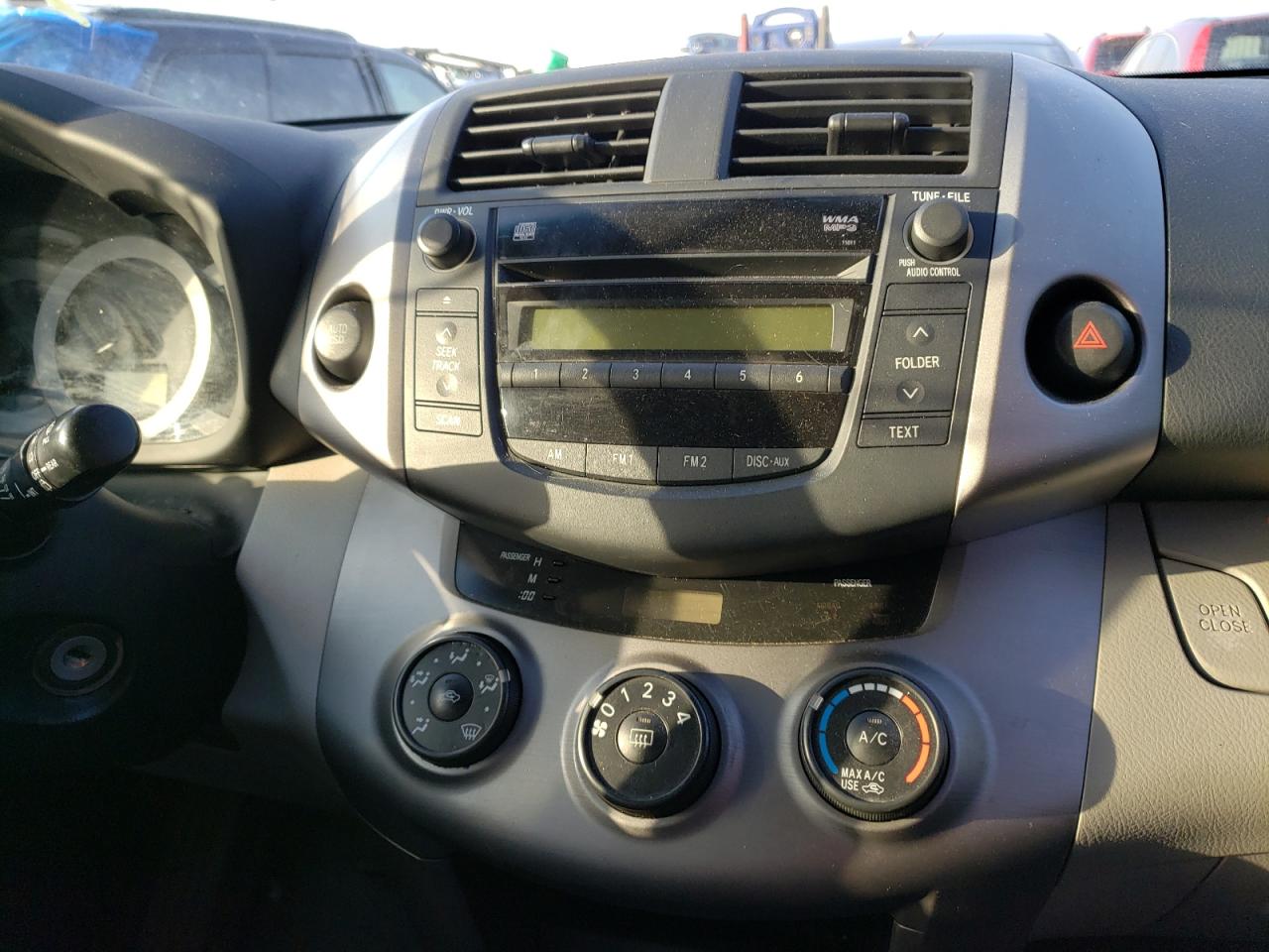 Photo 9 from auction – 2007 TOYOTA RAV4 with VIN JTMZD33V975050932