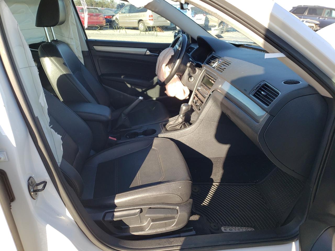 Photo 5 from auction – 2015 VOLKSWAGEN PASSAT S with VIN 1VWAS7A37FC002901