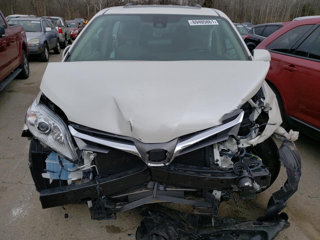 Photo 7 from auction – 2018 TOYOTA SIENNA XLE with VIN 5TDYZ3DC6JS937142