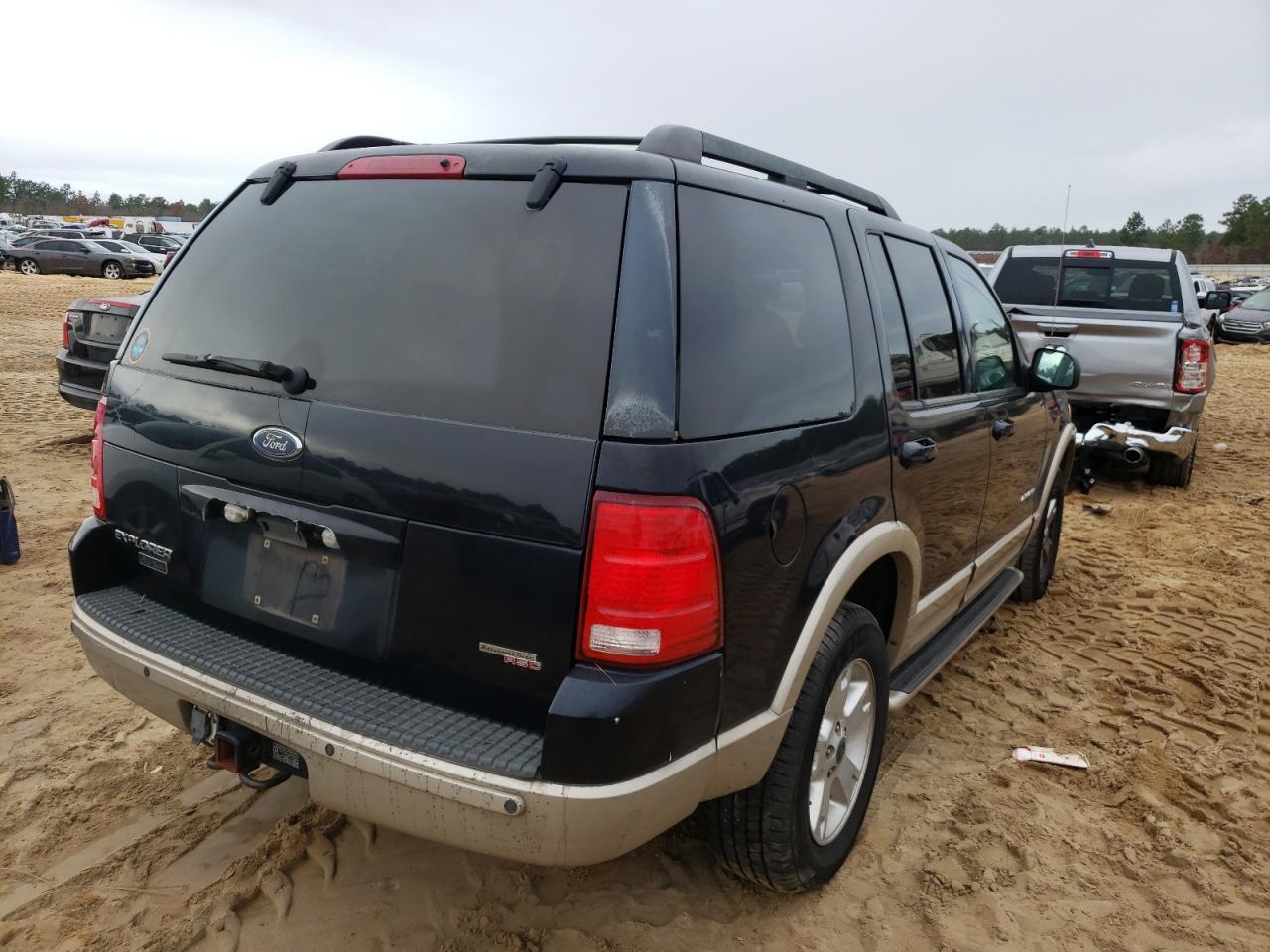 Photo 4 from auction – 2005 FORD EXPLORER E with VIN 1FMDU74K95UB36729
