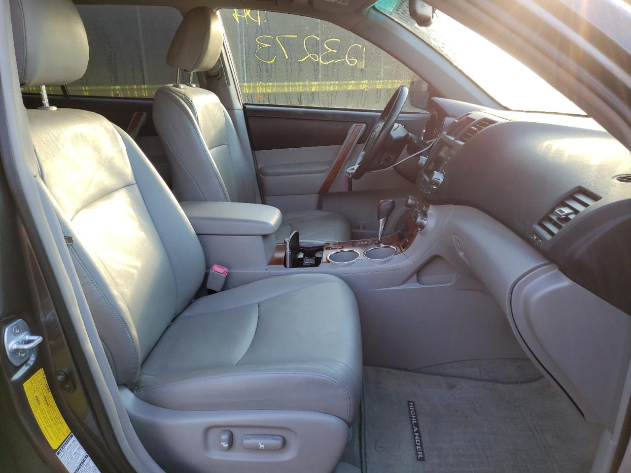 Photo 5 from auction – 2008 TOYOTA HIGHLANDER with VIN JTEES42A882096887