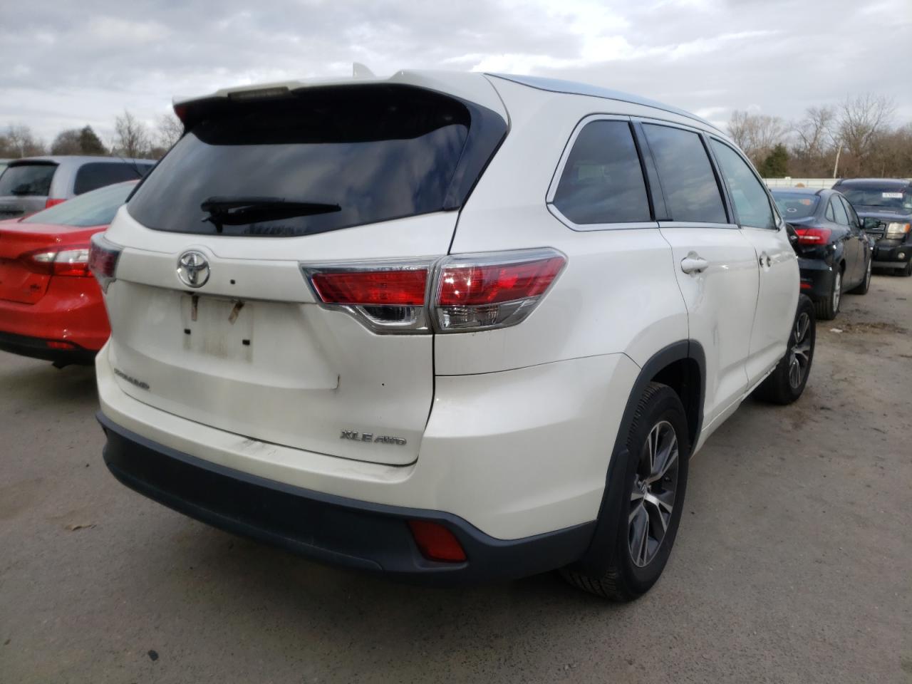 Photo 4 from auction – 2016 TOYOTA HIGHLANDER with VIN 5TDJKRFH2GS301005