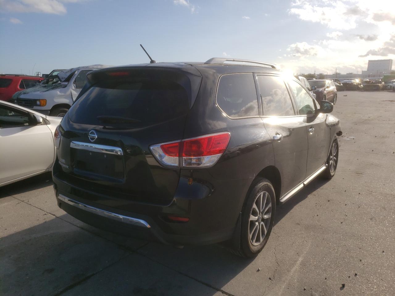 Photo 4 from auction – 2015 NISSAN PATHFINDER with VIN 5N1AR2MN5FC723051
