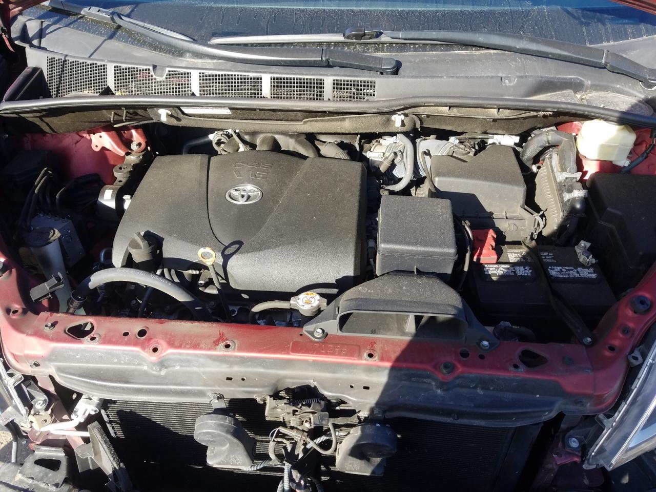 Photo 7 from auction – 2018 TOYOTA SIENNA XLE with VIN 5TDDZ3DC1JS205337