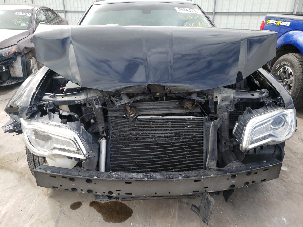 Photo 7 from auction – 2015 CHRYSLER 300C with VIN 2C3CCAEGXFH802208