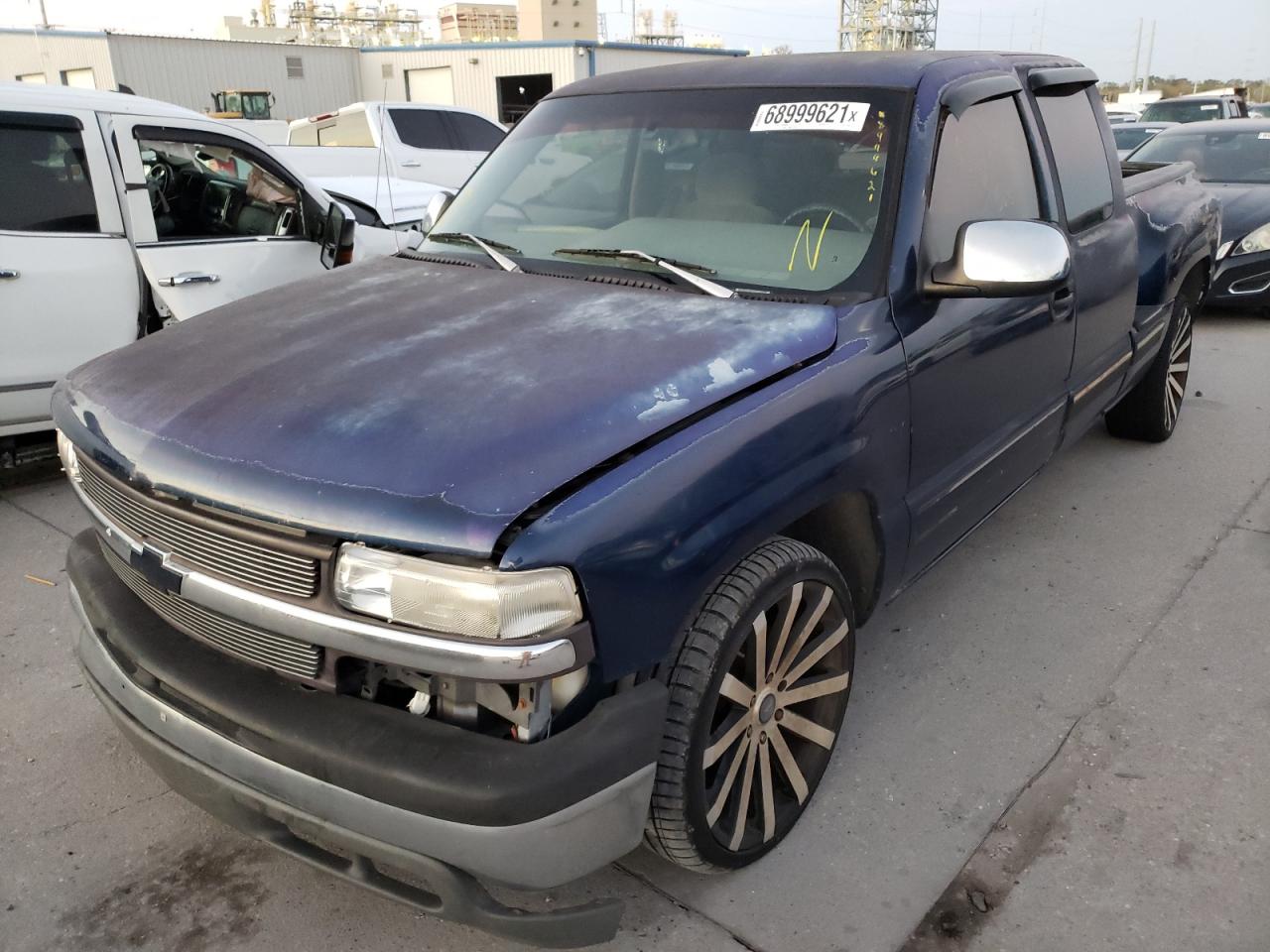 Photo 2 from auction – 1999 CHEVROLET SILVERADO with VIN 2GCEC19T7X1204681