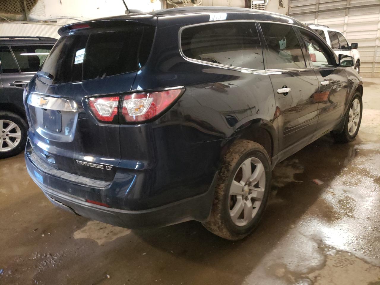 Photo 4 from auction – 2016 CHEVROLET TRAVERSE L with VIN 1GNKVGKD6GJ225893