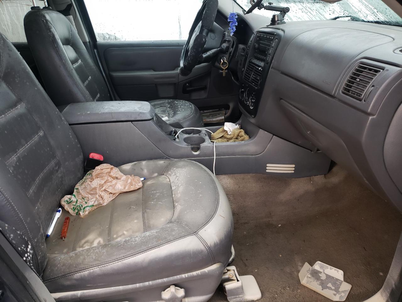 Photo 5 from auction – 2002 FORD EXPLORER X with VIN 1FMDU73W22ZC21642