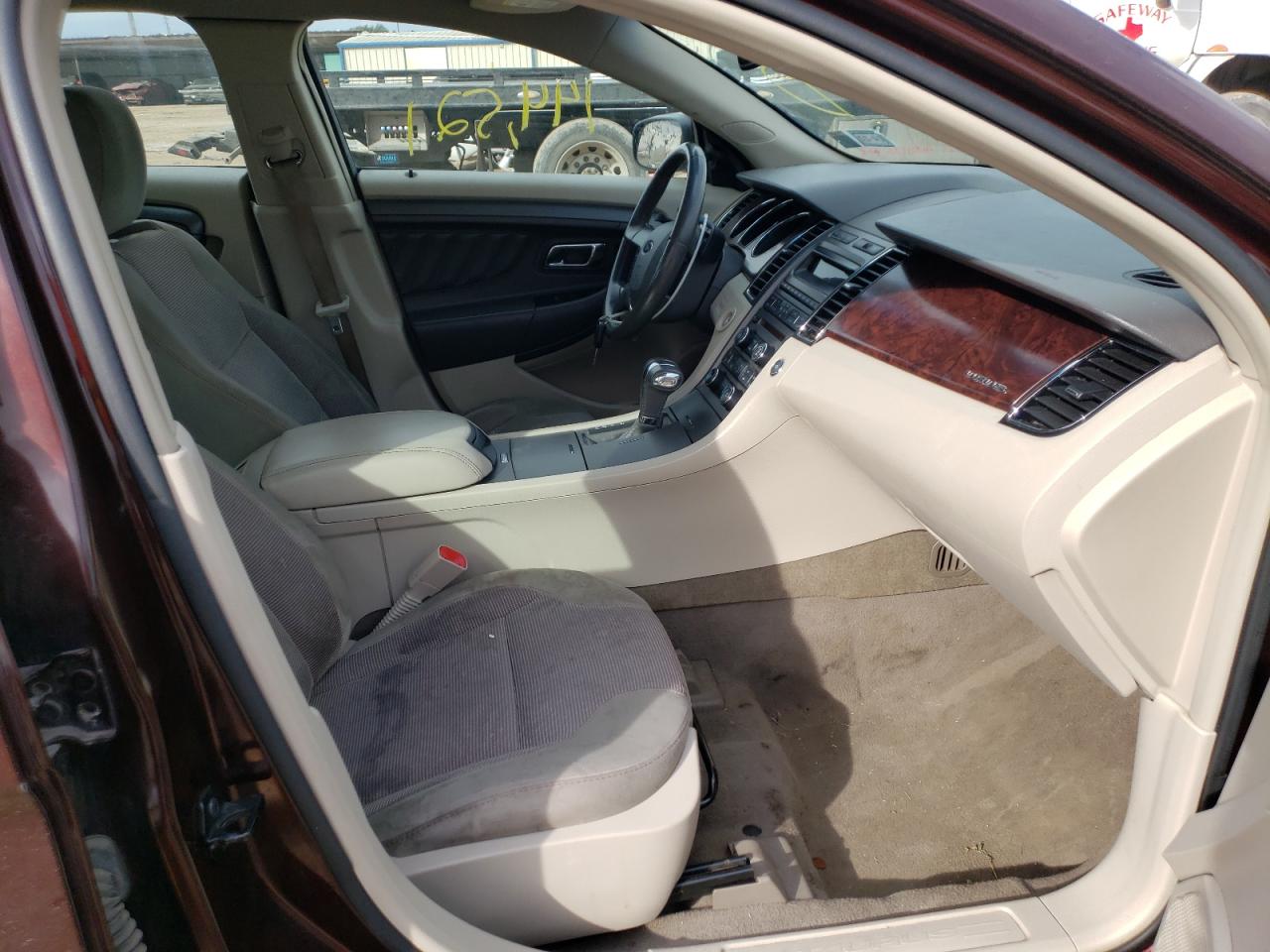 Photo 5 from auction – 2010 FORD TAURUS with VIN 1FAHP2EW5AG125016