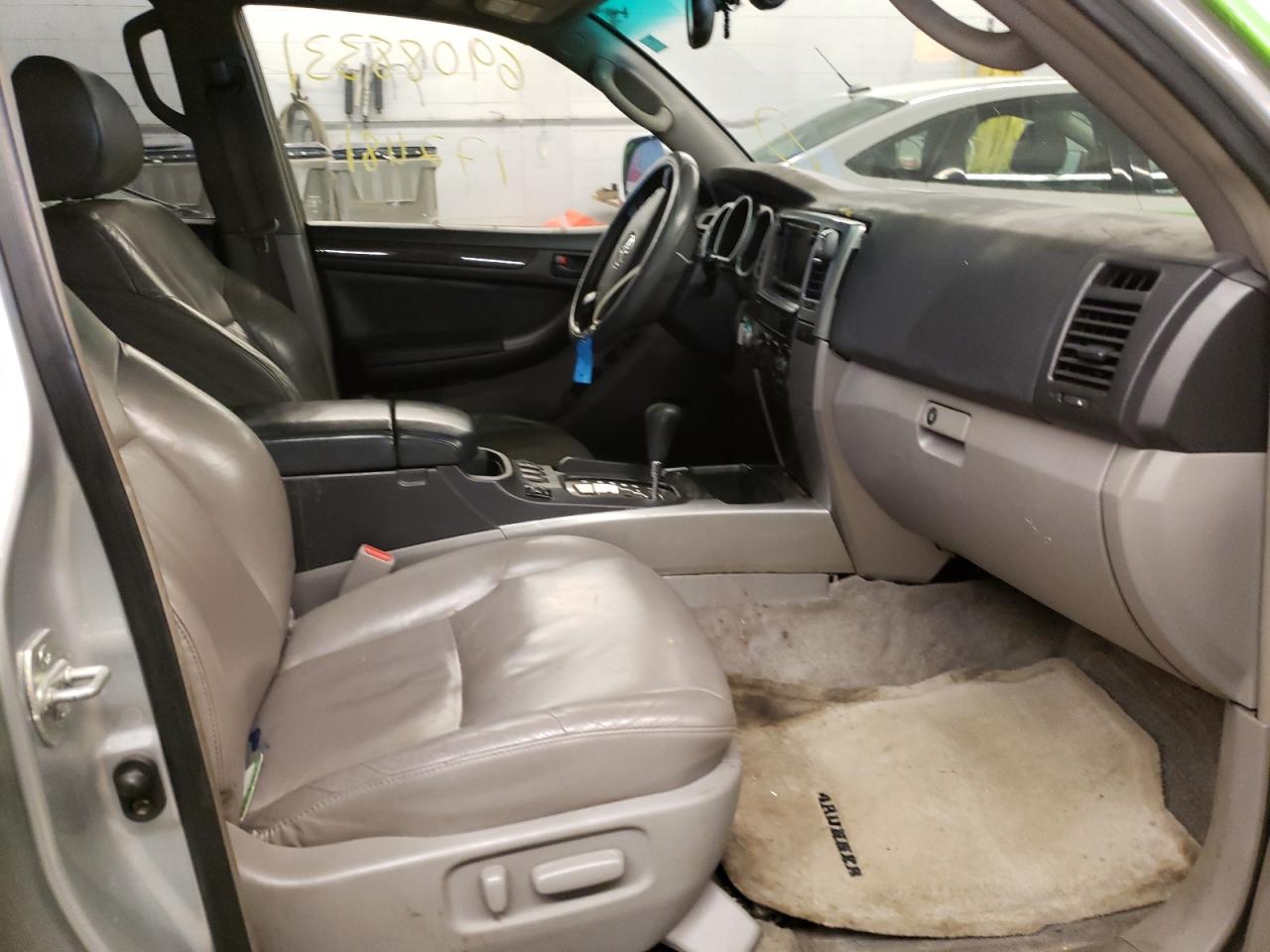 Photo 5 from auction – 2003 TOYOTA 4RUNNER LI with VIN JTEBT17R830005828