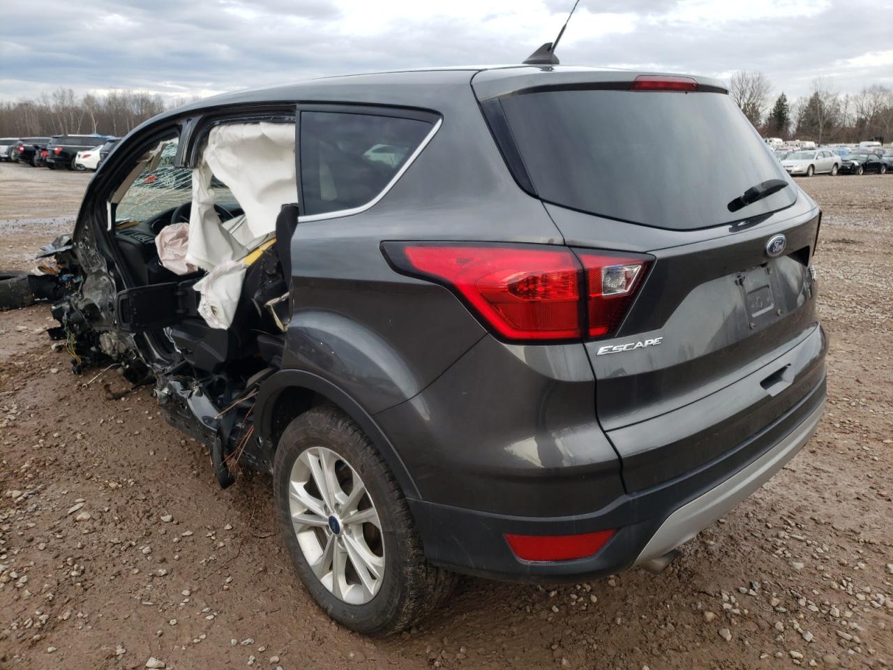 Photo 3 from auction – 2019 FORD ESCAPE SE with VIN 1FMCU9GD9KUA22326