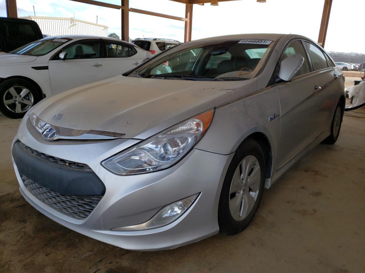 Photo 2 from auction – 2013 HYUNDAI SONATA HYB with VIN KMHEC4A41DA085237