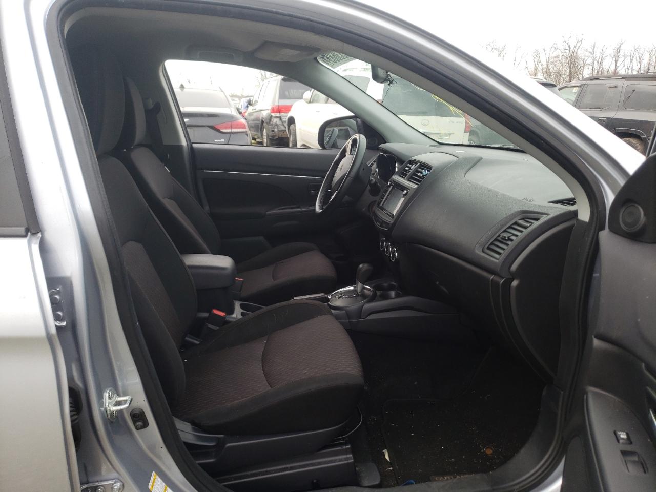 Photo 5 from auction – 2017 MITSUBISHI OUTLANDER with VIN JA4AR3AU8HZ068772