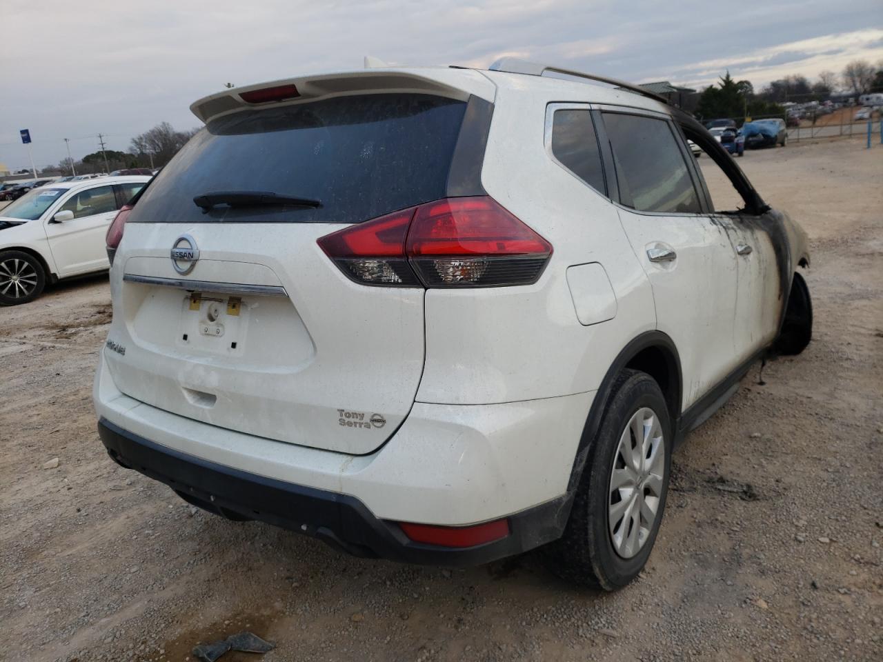 Photo 4 from auction – 2017 NISSAN ROGUE S with VIN KNMAT2MT6HP519410