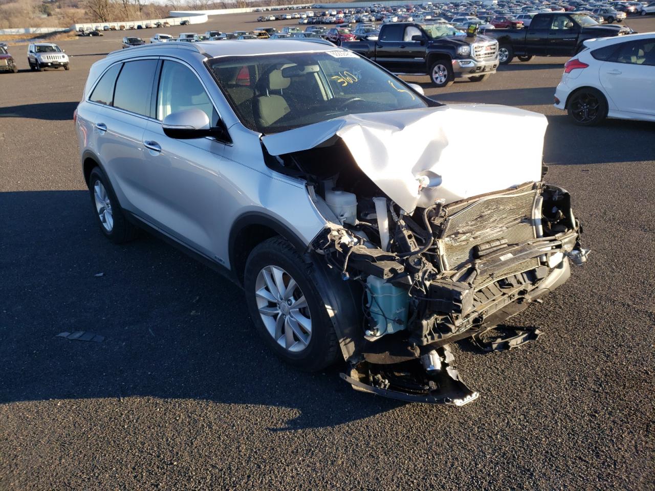 KIA SORENTO LX 2016 with VIN 5XYPGDA39GG152292 - Photo from auction