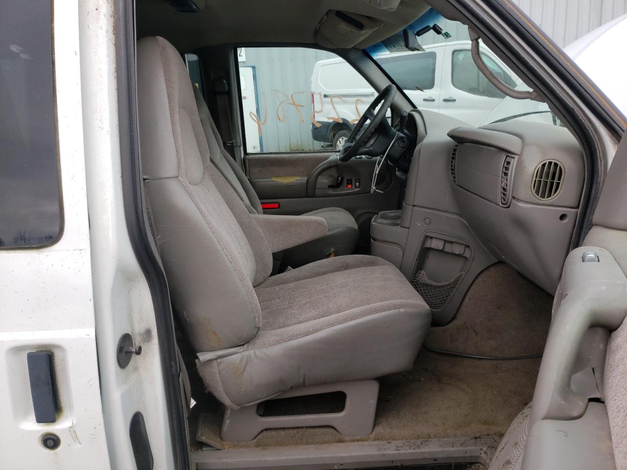 Zdjęcie 5 z aukcji – 2003 CHEVROLET ASTRO z VIN 1GNDM19X33B101741