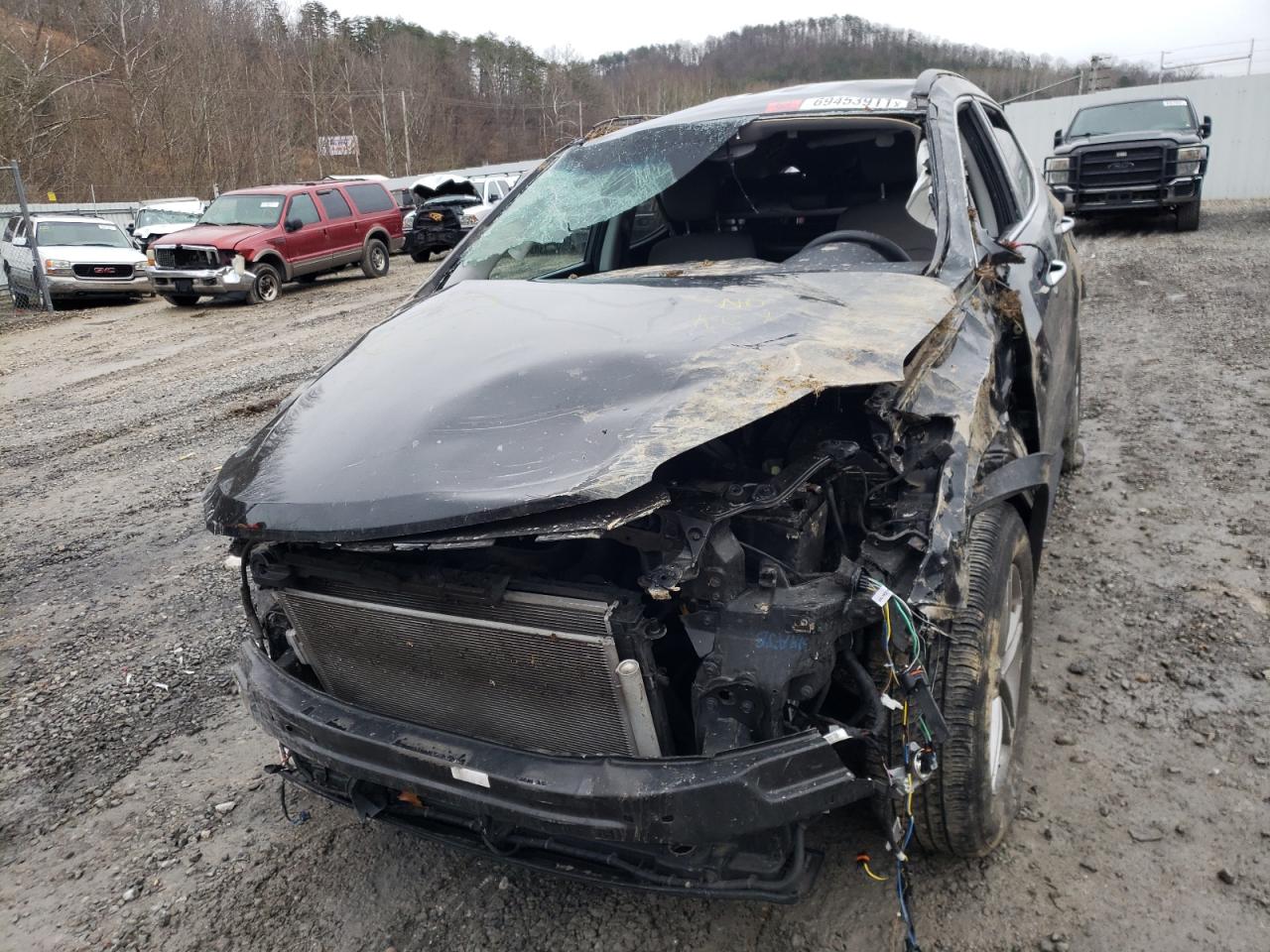 Photo 9 from auction – 2017 HYUNDAI SANTA FE S with VIN 5NMZU3LB0HH049902