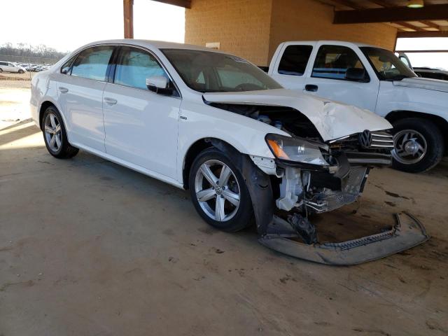 VOLKSWAGEN PASSAT S 2015 with VIN 1VWAT7A35FC114660 - Photo from auction