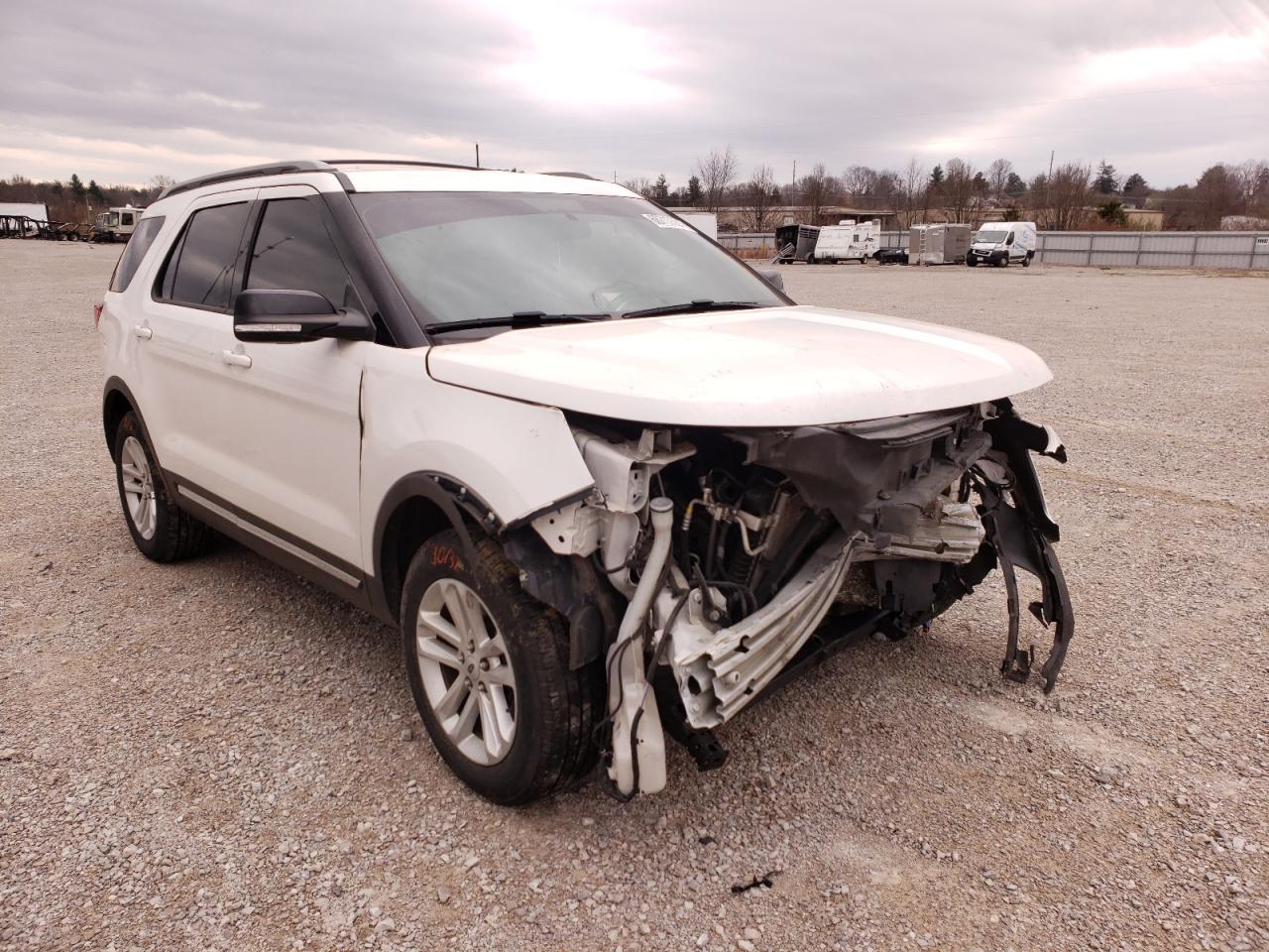FORD EXPLORER X 2017 with VIN 1FM5K7D82HGE35352 - Photo from auction
