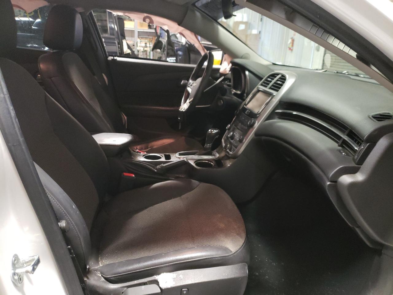 Photo 5 from auction – 2015 CHEVROLET MALIBU 2LT with VIN 1G11D5SL3FF299317