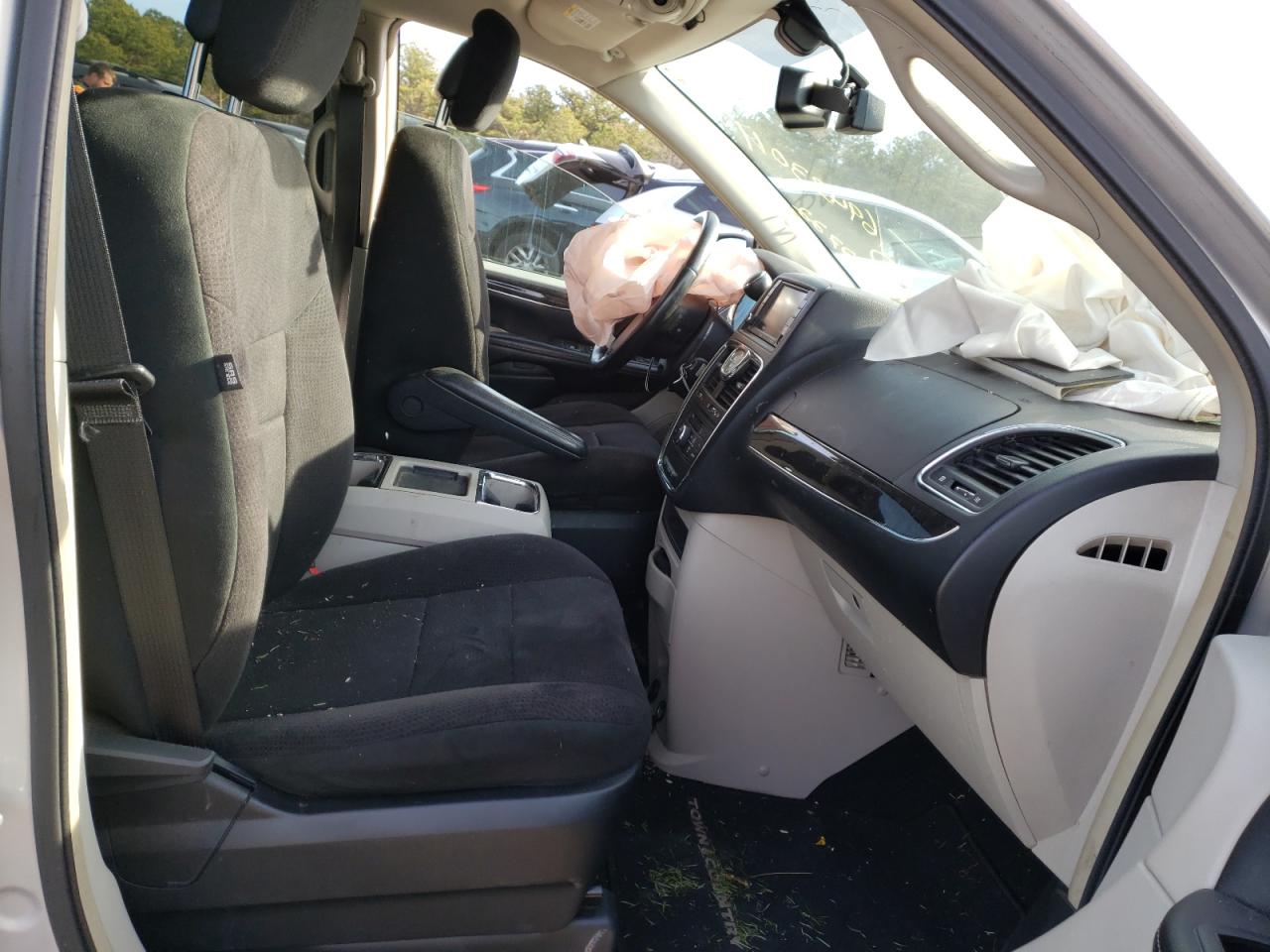 Photo 5 from auction – 2011 CHRYSLER TOWN & COU with VIN 2A4RR5DG7BR712722
