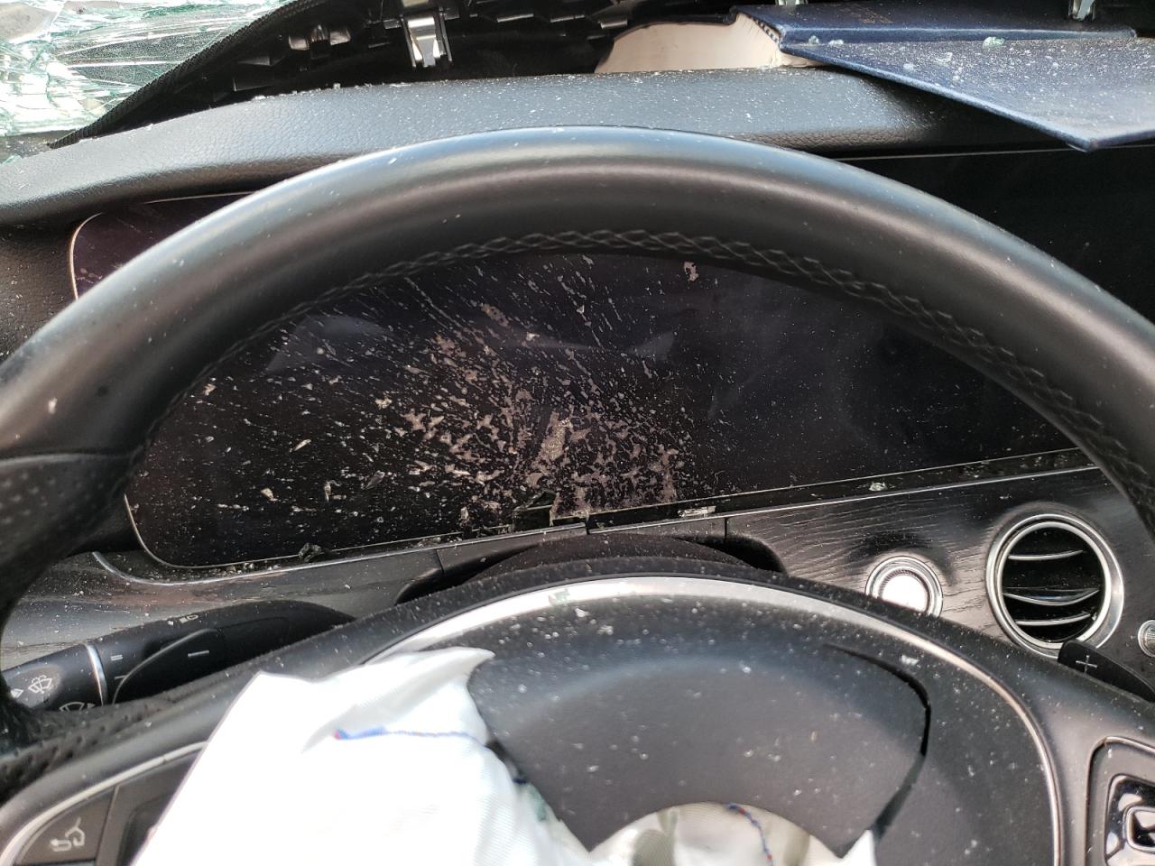 Photo 8 from auction – 2018 MERCEDES-BENZ E 300 with VIN WDDZF4JB1JA384854